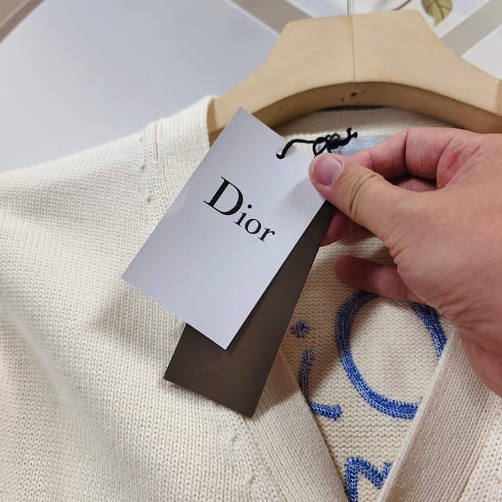 Dior CD Letter Embroidered Knit Cardigan – 2025 Fall in Cream Beige
