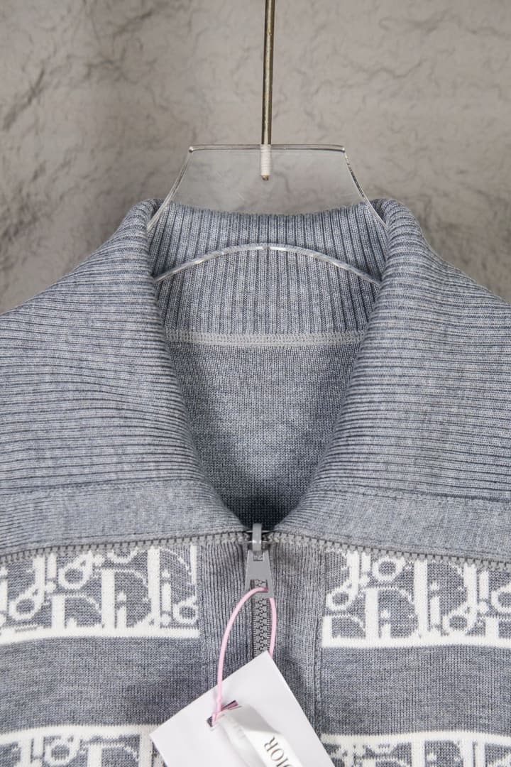 Dior Classic Oblique Reversible Cashmere Sweater – 25FW in Camel Oblique Pattern