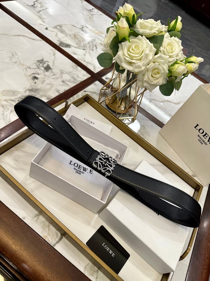 Loewe Classic Leather Belt – 4.0cm in Black With Gold Flat Buckle