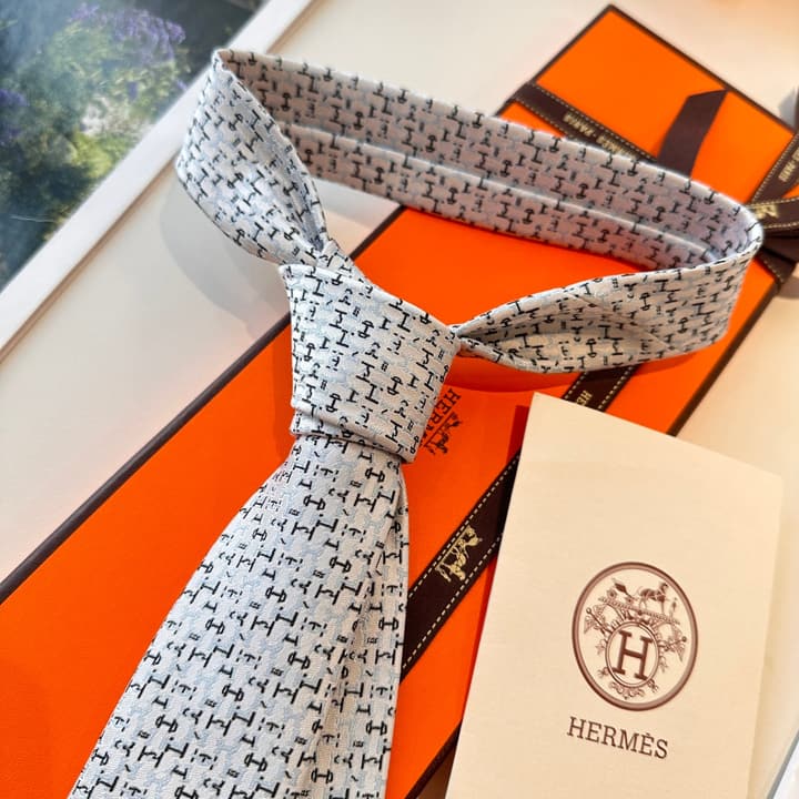 Hermès Men's H-Logo Silk Tie in Black