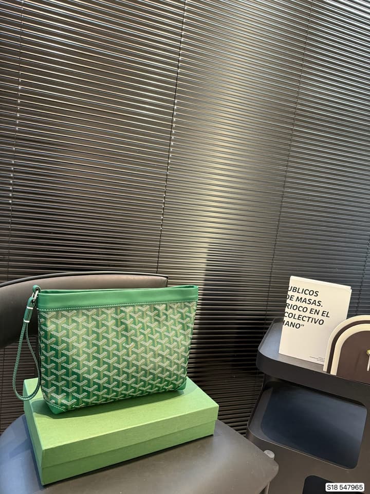 Goyard Unisex Clutch Bag in Black