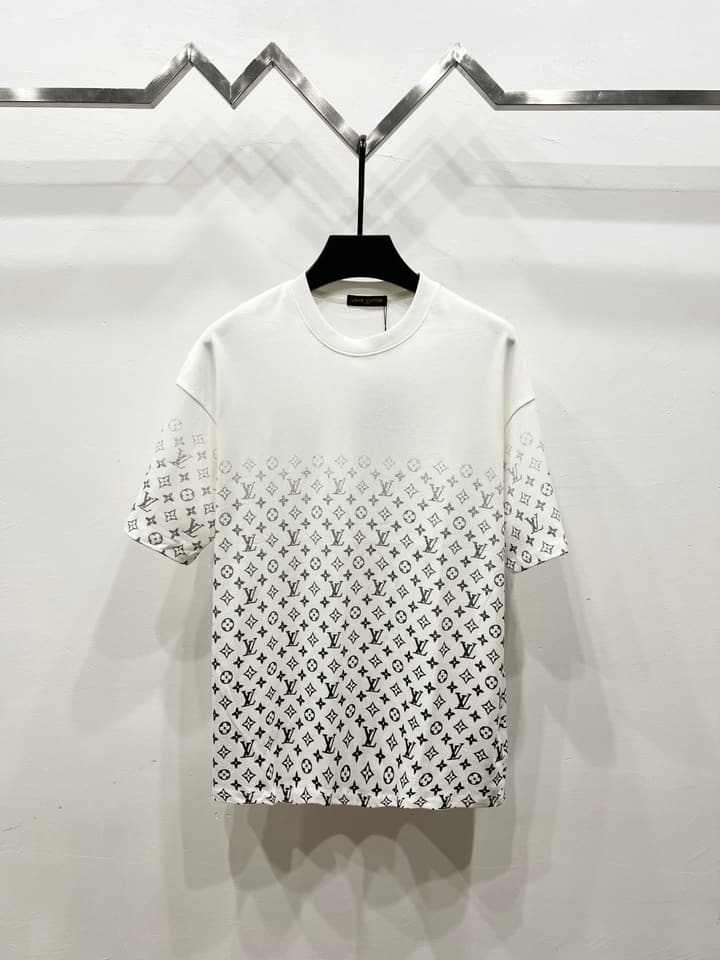 Louis Vuitton Gradient Monogram T-Shirt – 2025 Summer Collection in Black Bottom Gradient Monogram