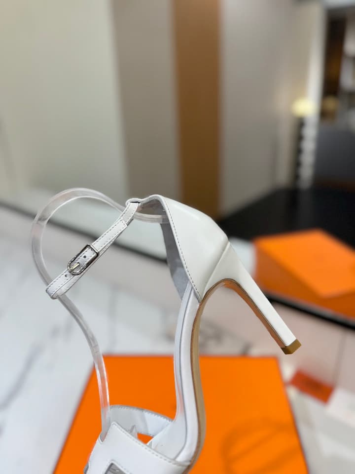 Hermès Classic Smooth Cowhide Pumps – 9cm in Caramel Brown