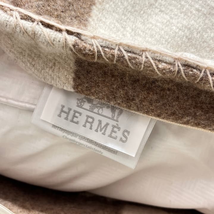 Hermès H Riviera Wool Cashmere Blanket in Beige And Brown Block