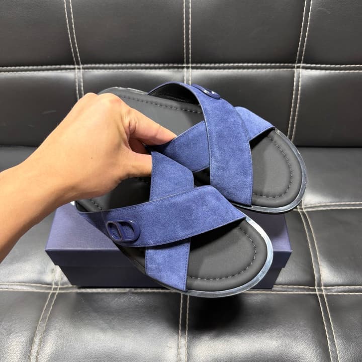 Dior Men's Pebbled Leather and Suede Slides – Spring/Summer Collection 2025 in Black Pebbled Leather Cross Strap