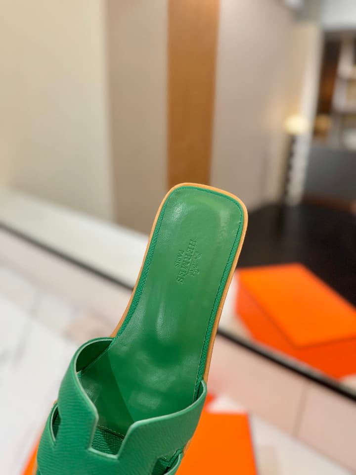 Hermès Classic Epsom Leather Loafers in Green