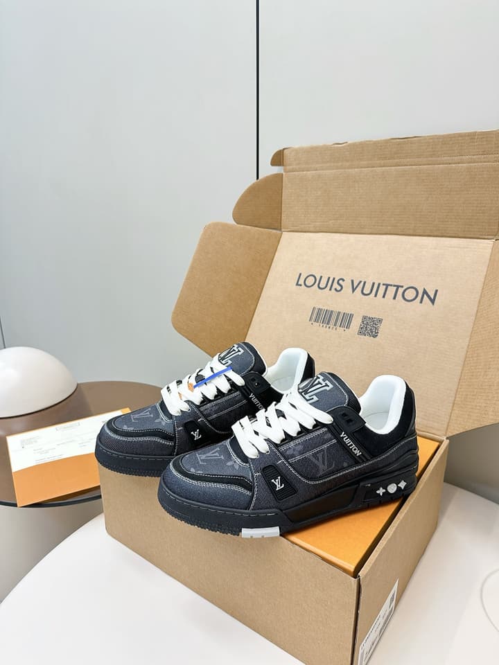 Louis Vuitton LV Trainer Sneakers