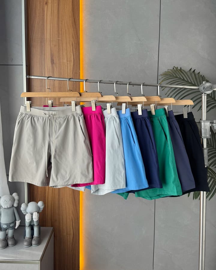 Lululemon Zeroed In 7" Unlined Quick-Dry Shorts in Cascadia Green