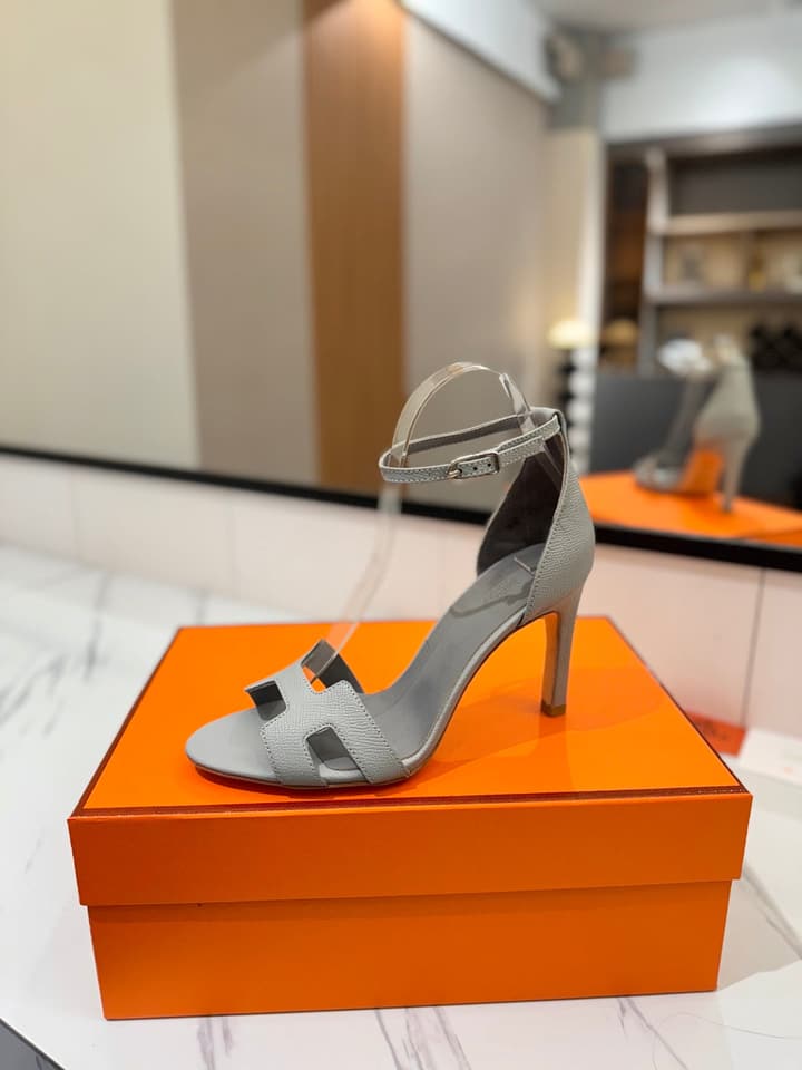 Hermès Classic H Palm Grain Heeled Sandals – 9cm in Black