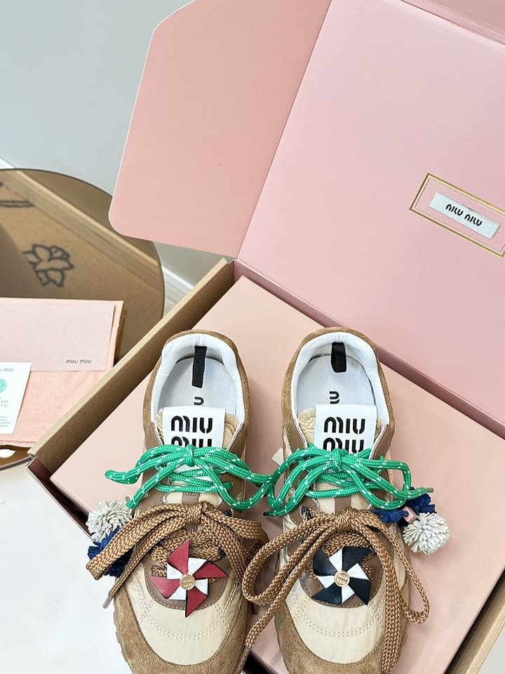 Miu Miu German Training Casual Shoes – 25SS Spring/Summer Runway Collection in Caramel Tan & Emerald Green Ribbons