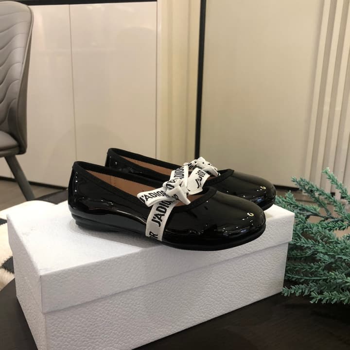 Whimsical Wonders Butterfly Ballet Flats – Kids Collection in Black Patent With Patterned Bow