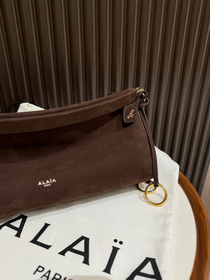 Alaïa Le Click Arc Bag