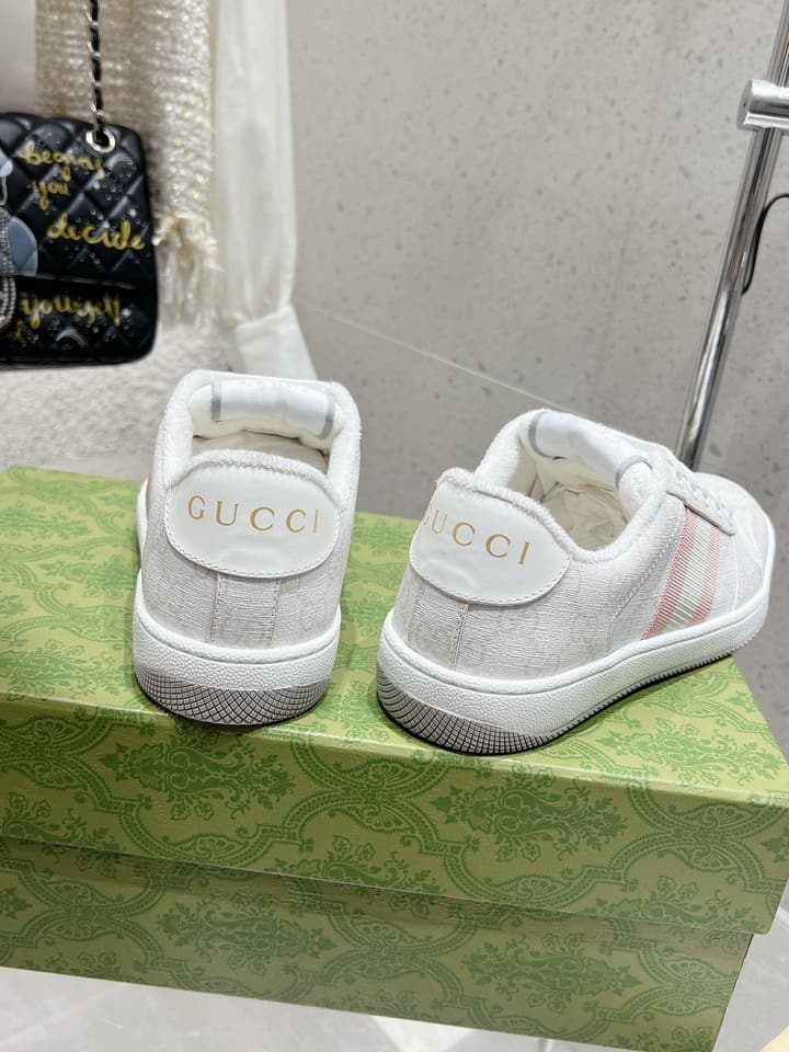 Gucci Screener Series Chunky Unisex Sneakers in Beige With Pastel Stripe And Pink Toe