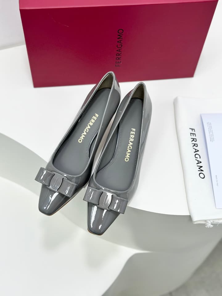 Ferragamo Vara Patent Leather Square Toe Pumps in Black Patent Leather (1cm Heel)