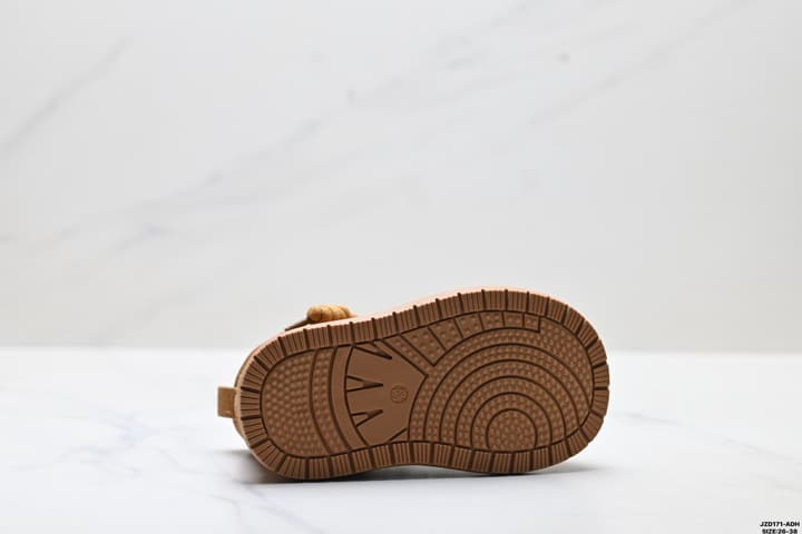 UGG Kids Leather Snow Boots – Kids Collection in Dark Chestnut Brown