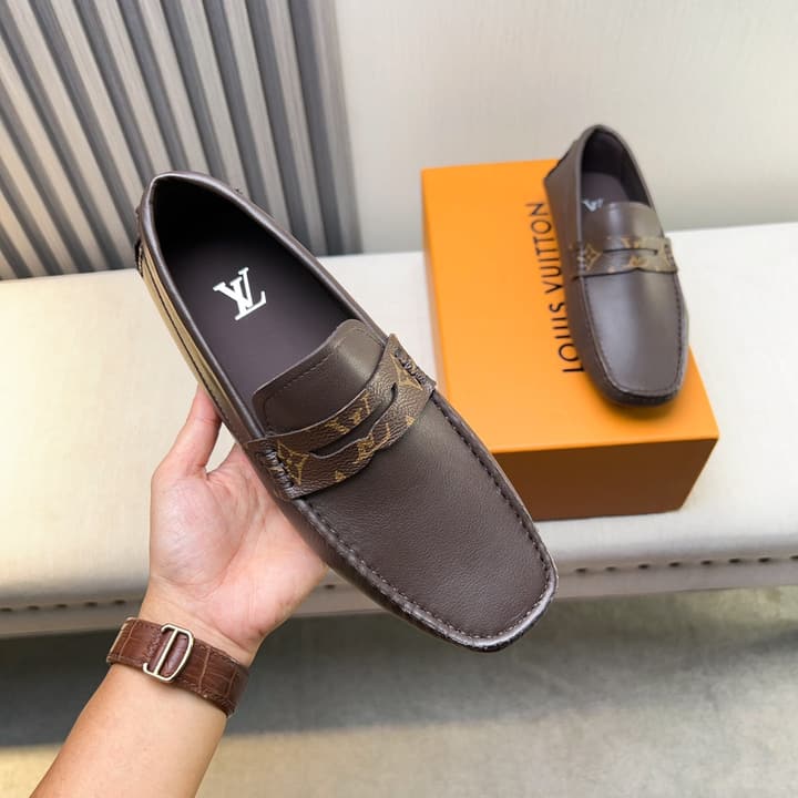 Louis Vuitton Pebbled Leather Driving Shoes in Black Textured Leather