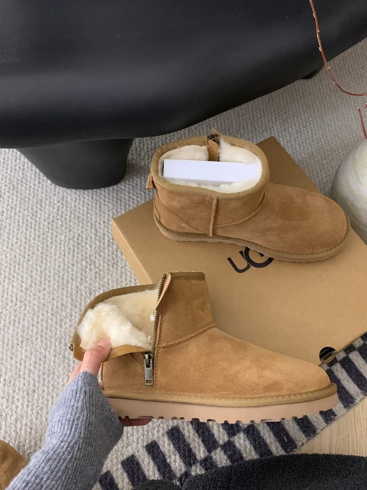 UGG Zipper Classic Thin-Soled Boots in Chestnut