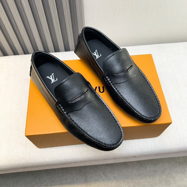 Louis Vuitton Pebbled Leather Driving Shoes in Black Textured Leather