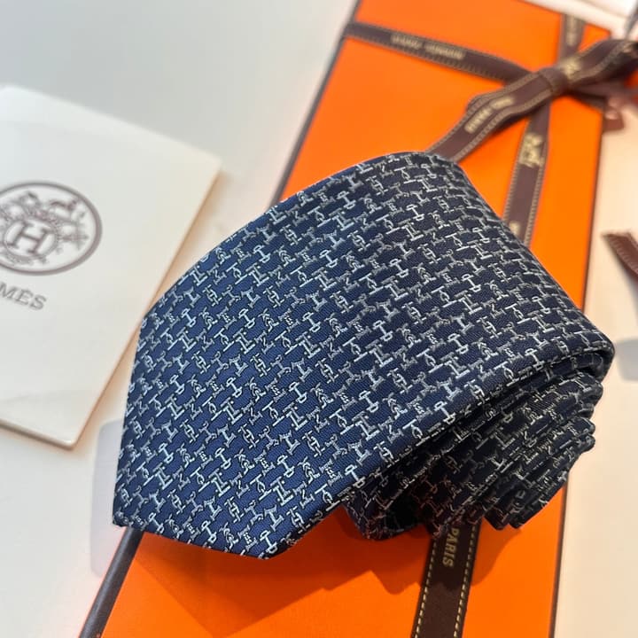 Hermès Men's H-Logo Silk Tie in Black