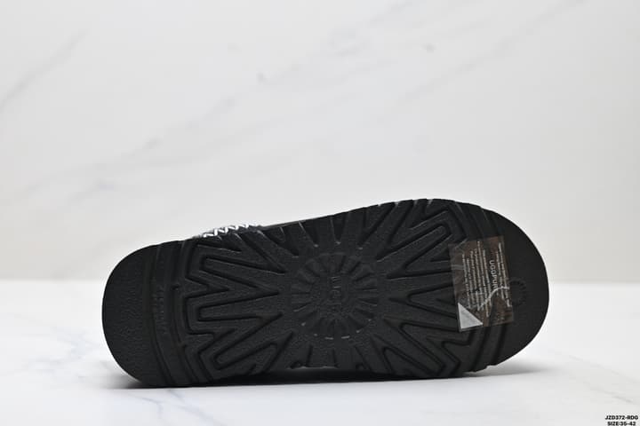 UGG Tazz Slip-On Snow Boots in Sand Braid
