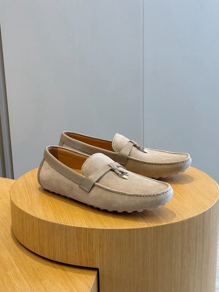 Loro Piana LP Italian Handmade Driving Shoes in Beige Suede Moccasin