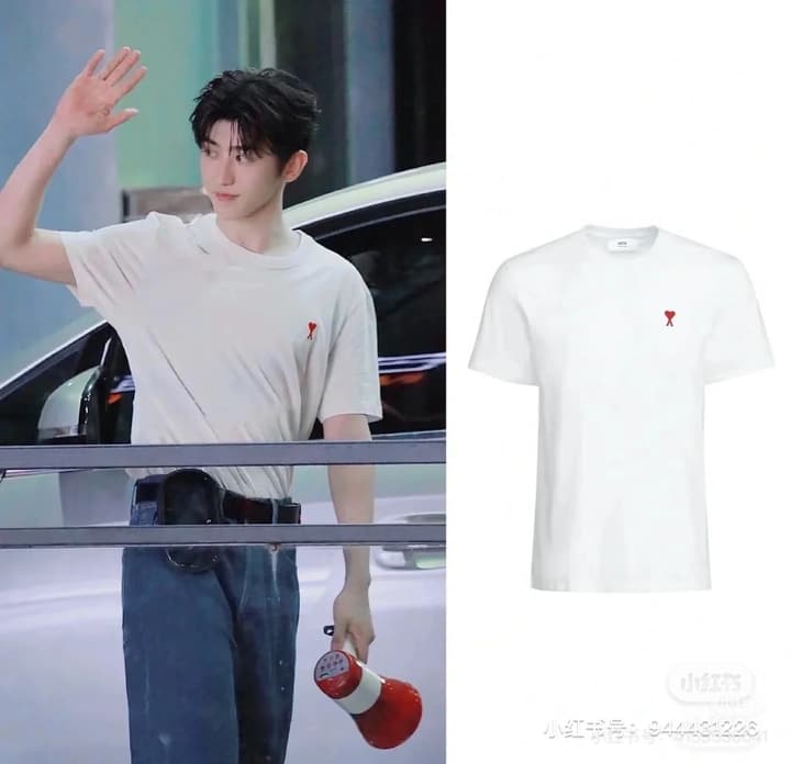 AMI Paris Small Logo Embroidered Cotton T-Shirt in Classic Black