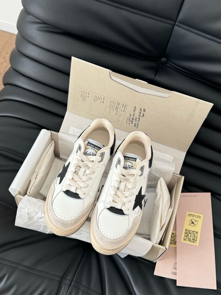 Golden Goose Graffiti Sneakers – 2024 Collection in Cream With Black Star
