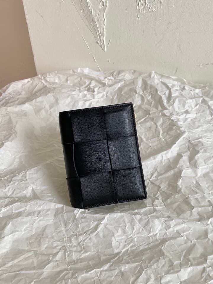 Bottega Veneta Intrecciato Bi-Fold Wallet