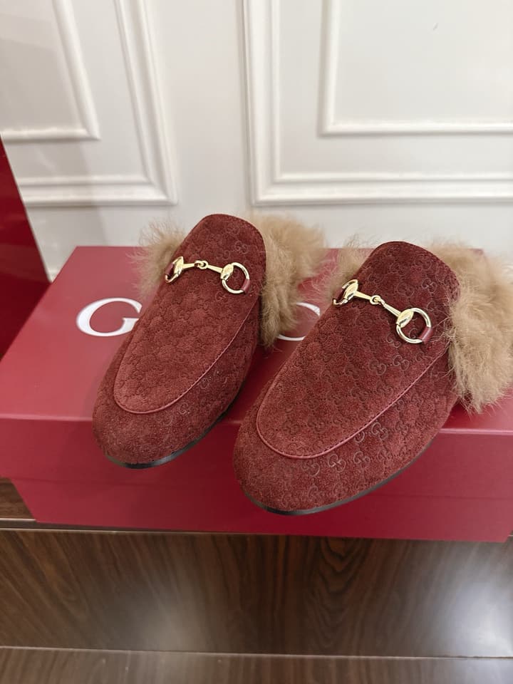 Gucci Tuscan Wool Loafers – Autumn/Winter Must-Have in Beige Gg Monogram With Tan Fur