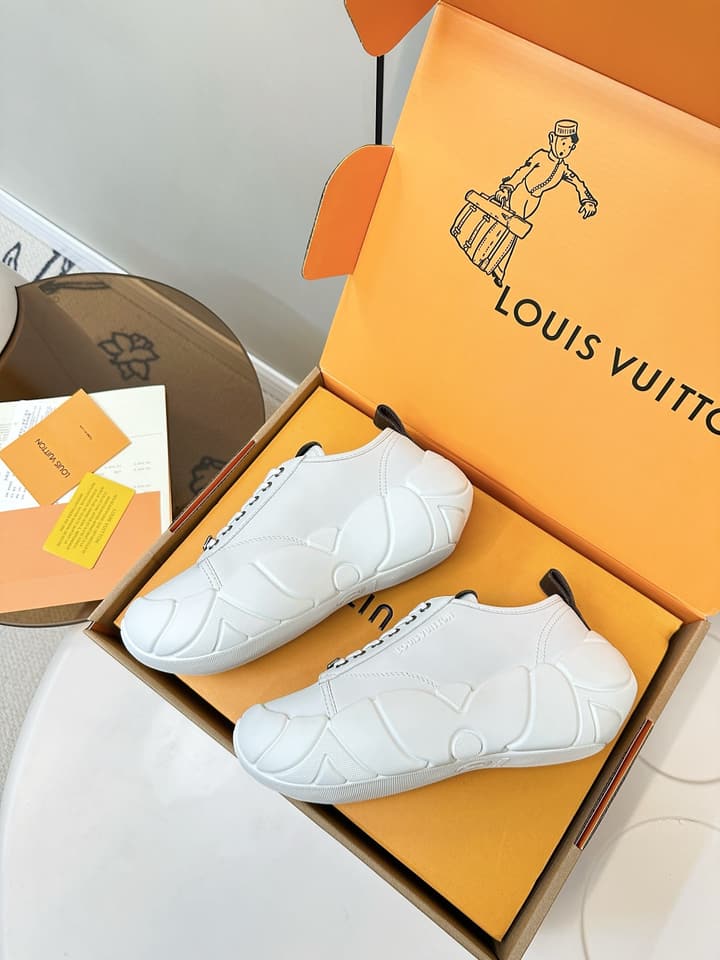 Louis Vuitton LV Bubble Platform Sneakers in Metallic Silver