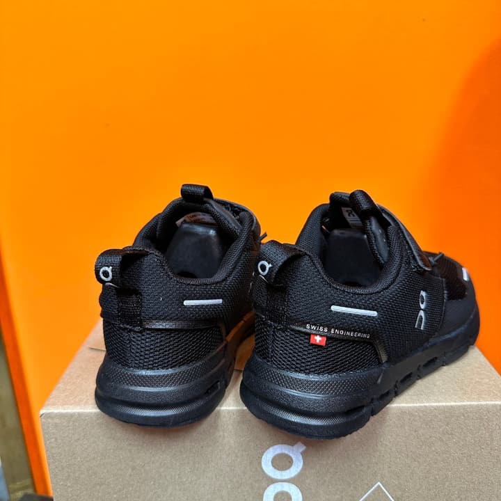 On Kids Running Sneakers – Kids Collection in Black