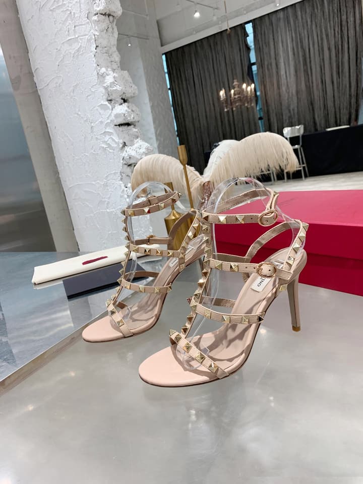 Valentino Rockstud Classic Block Heel Sandals – 6.5cm in Nude