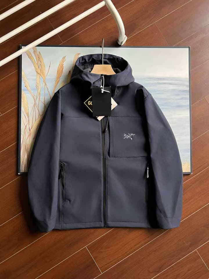 Arc'teryx GAMMA MX Softshell Hooded Jacket in Black