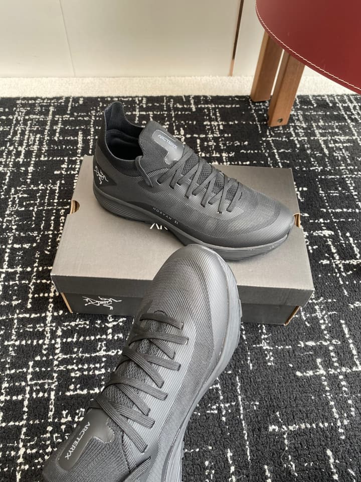 Arc'teryx Konseal Lt Hiking Shoes in All White