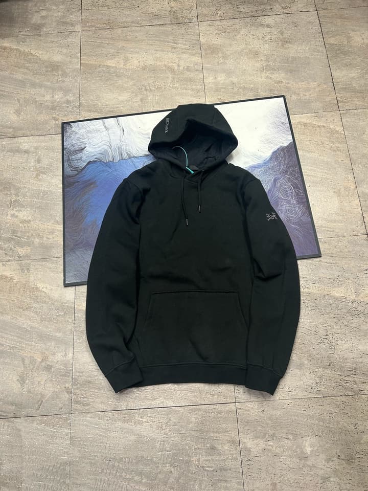 Arc'teryx Emblem Fleece Hoodie in Classic Black