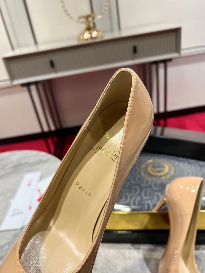 Christian Louboutin Classic Kate Patent Pumps in Black Patent Leather