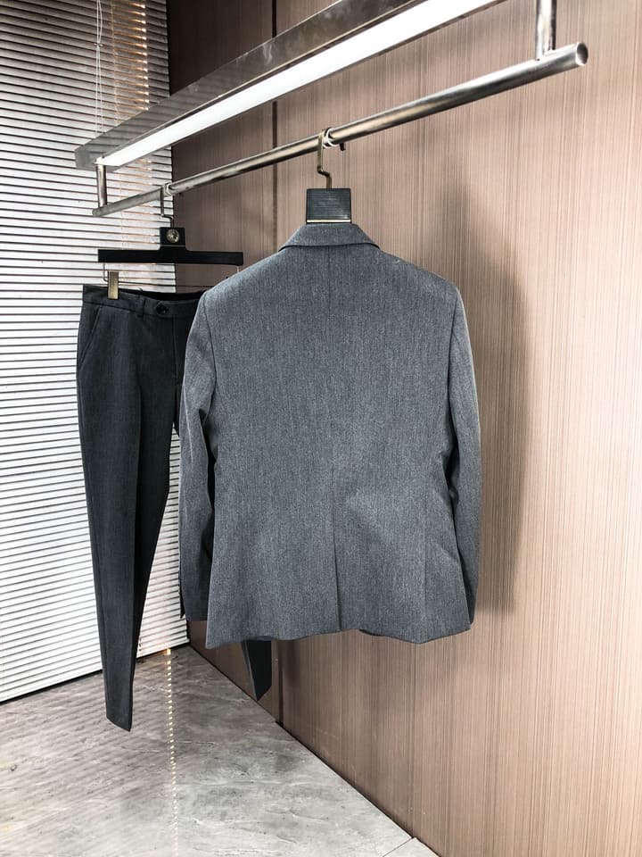 Louis Vuitton Men's Slim Fit Blend Suit Set – Autumn/Winter Collection in Dark Gray