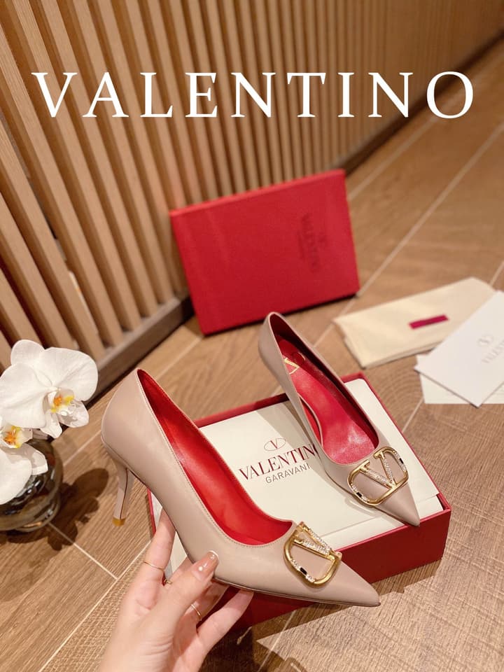 Valentino VLogo Signature Crystal Pumps – 2022 Collection in Black Patent Leather