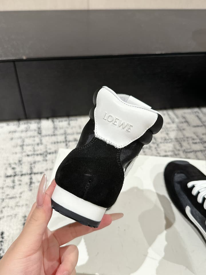 Loewe Flow Runner 2.0 Runway Sneakers – 25SS in All White With Gum Sole