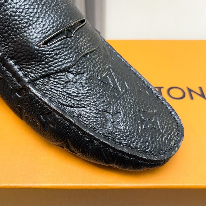 Louis Vuitton Pebbled Leather Driving Shoes in Black Textured Leather