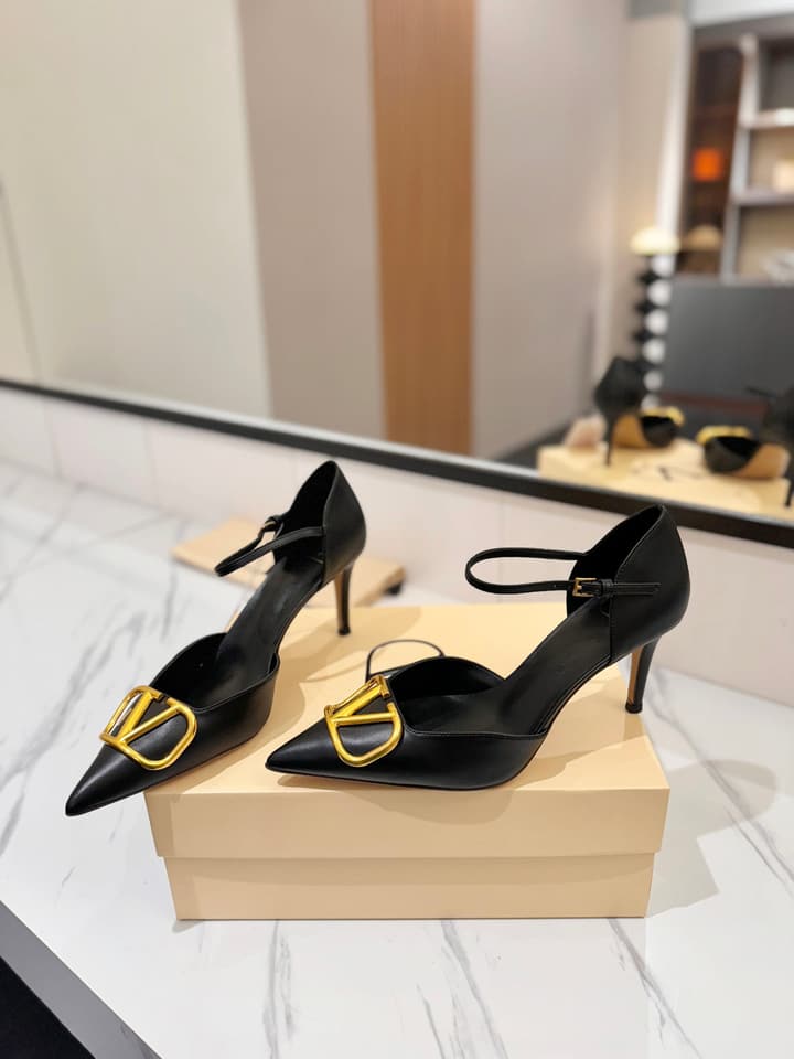 Valentino Garavani VLogo Signature Slingback Sandals in Classic Black