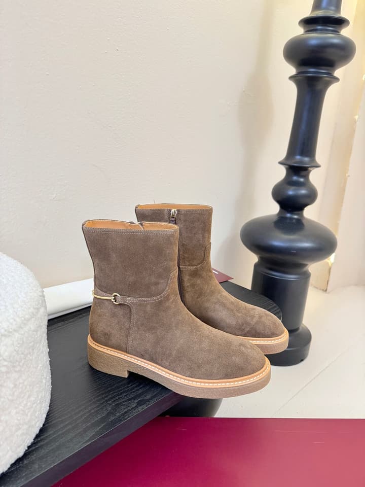 Gucci Runway Suede Boots in Taupe Suede