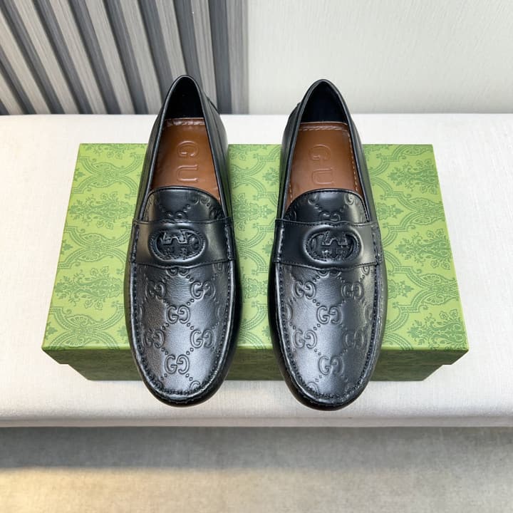Gucci Premium Leather Loafers in Black Embossed Leather