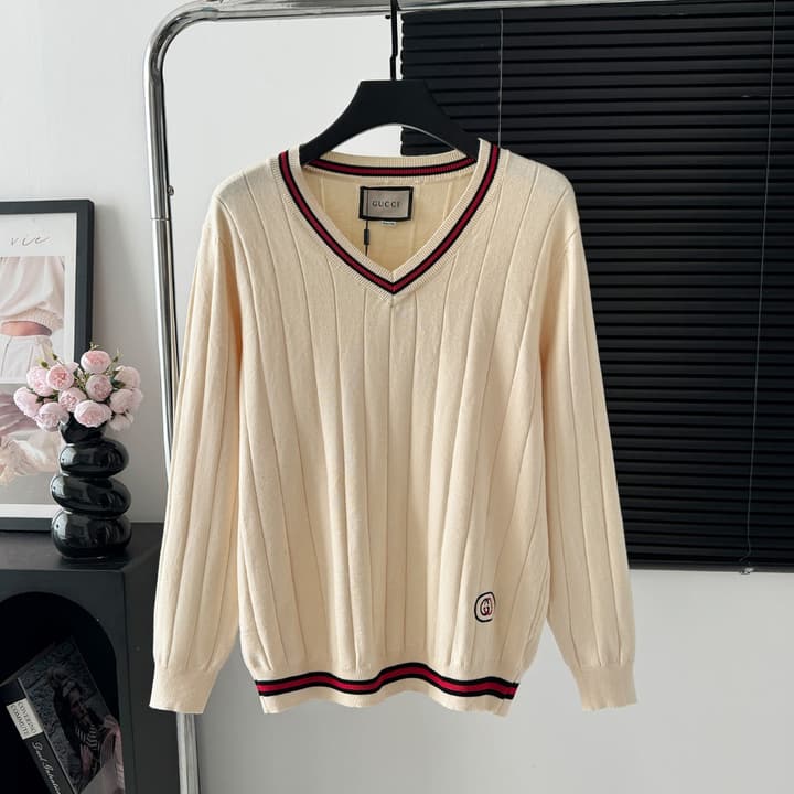 Gucci V-Neck Italian Knit Sweater in Apricot