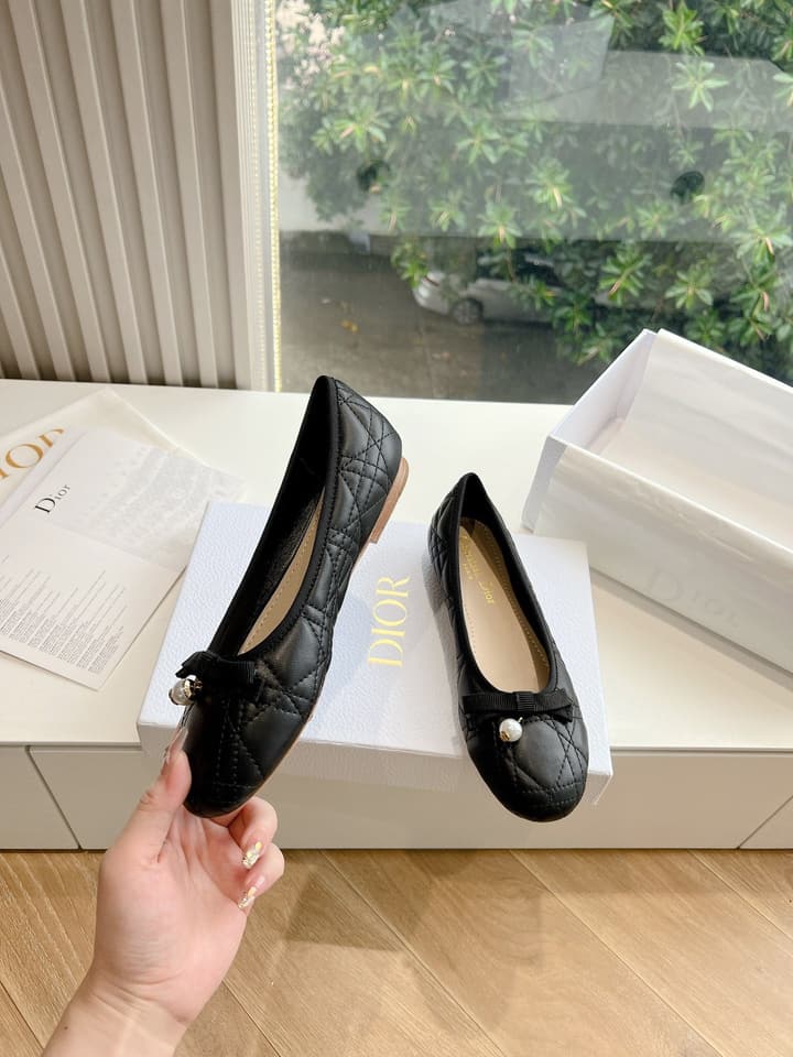 Dior Embroidered Leather Loafers – 2024 Spring Collection in Cream
