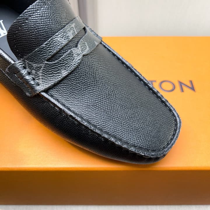 Louis Vuitton Pebbled Leather Driving Shoes in Black Textured Leather