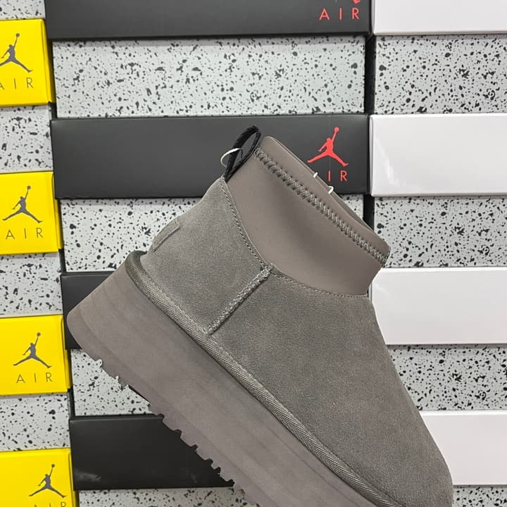 UGG Platform Low-Cut Snow Boots in Black Suede Slip-on