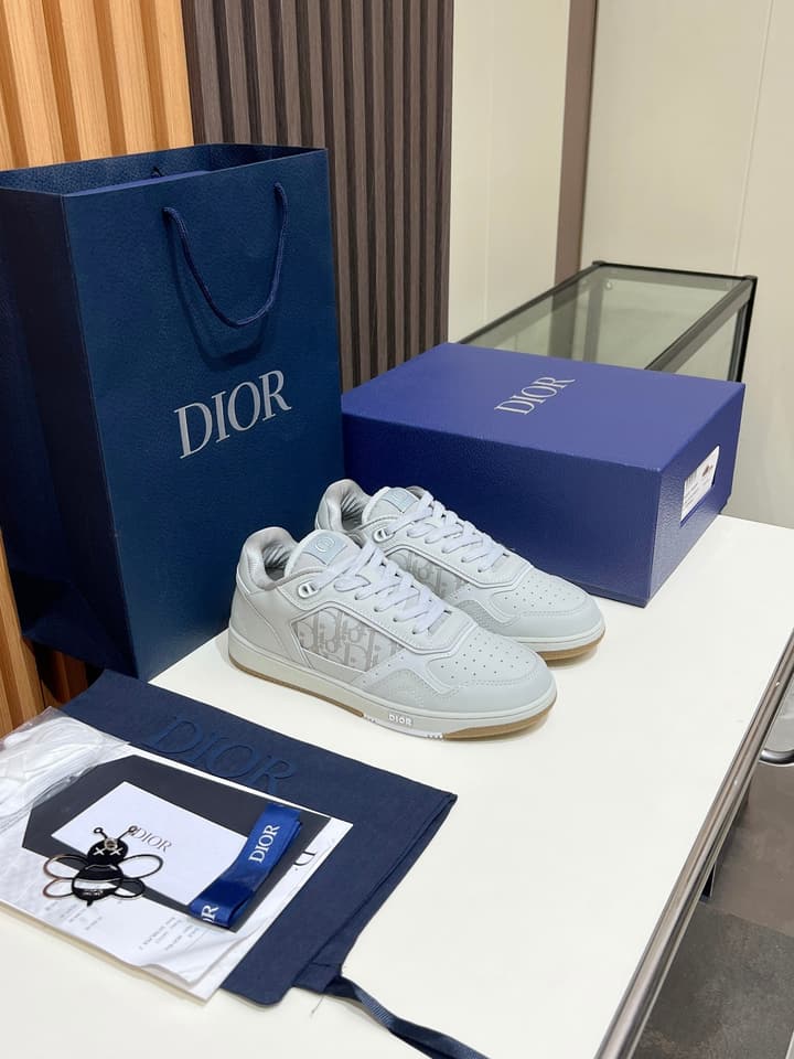 Dior B27 Unisex Sneakers – 2025 Collection in Beige With Dark Green Accents