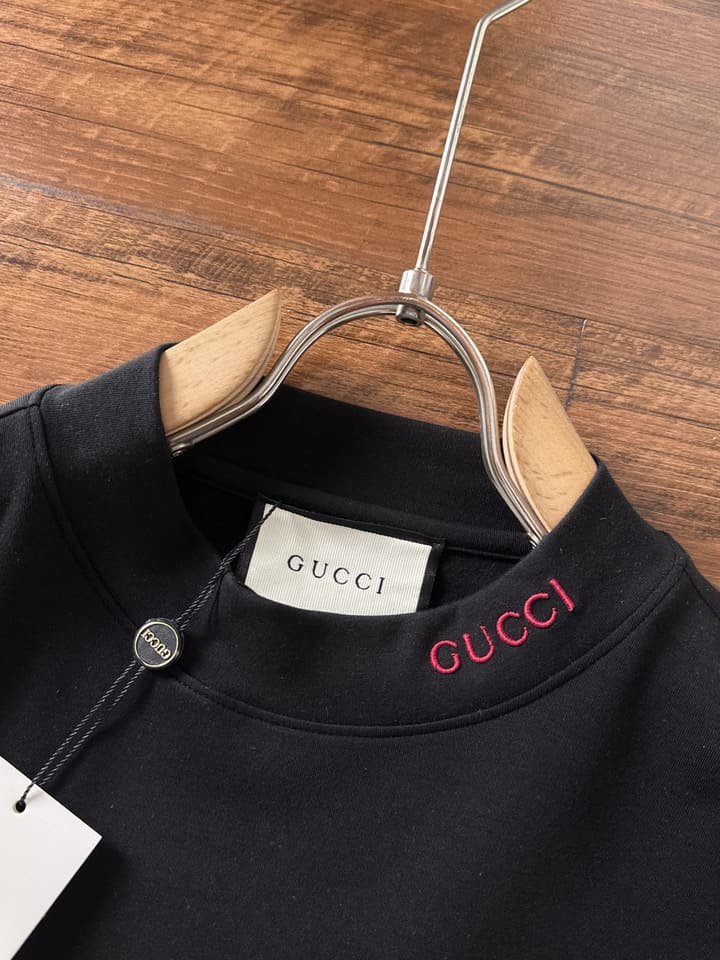 Gucci Long Sleeve T-Shirt – 2025FW in Black With Light Logo