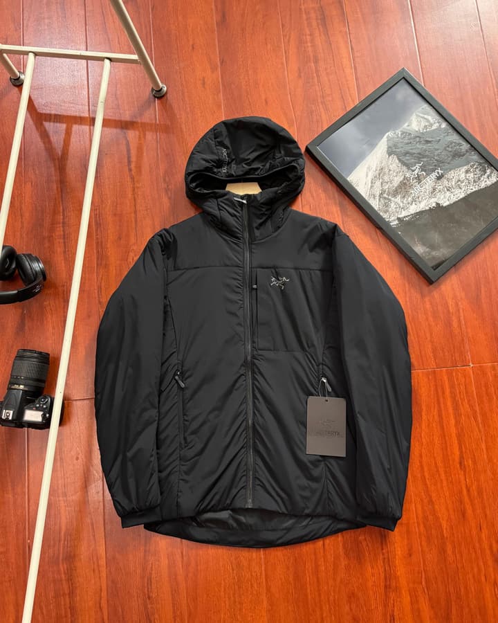 Arc'teryx Proton LT Hoody Insulated Jacket in Classic Black Hoody
